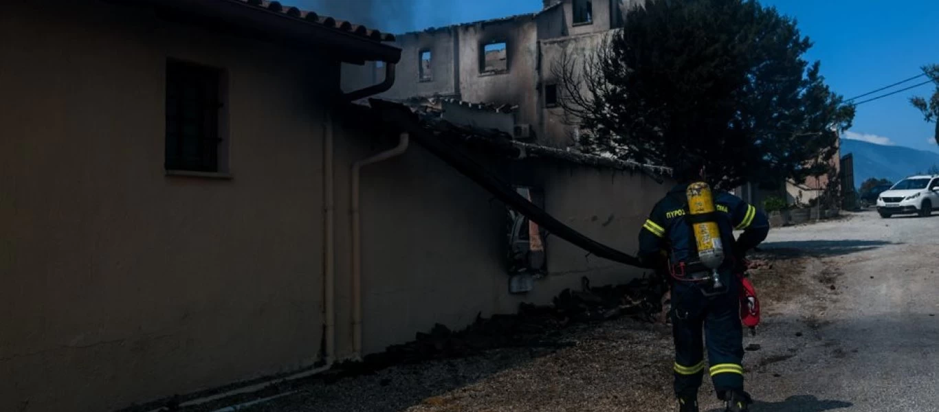 Κορινθία: Τεράστια καταστροφή - Τέσσερις μέρες δεν μπορούν να ελέγξουν την πυρκαγιά - Ανικανότητα ή διάλυση;